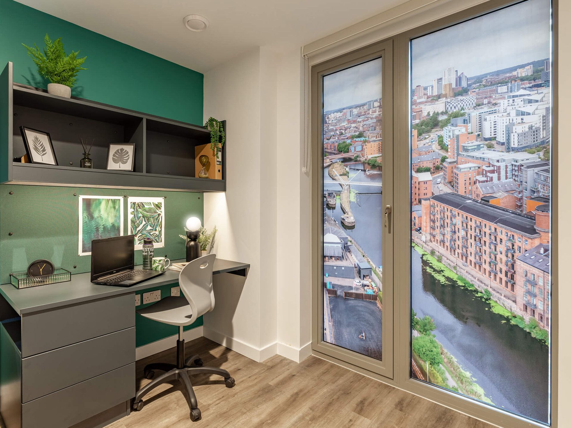 Deluxe 7 Bed - room